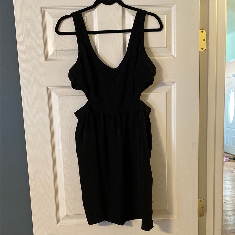 Ali & Kris Black Sheath Dress with V-Neck and Cutout Details